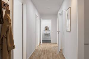 Moderne 5-Zimmer-Wohnung mit Balkon und EBK – 91052 Erlangen – Vorschaubild 4