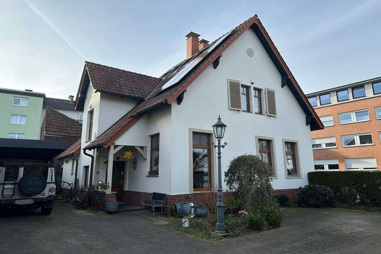 Historisches Stadthaus mit flexiblem Wohnkonzept, Kamin und Photovoltaik – Unna – Bild 1 von 9