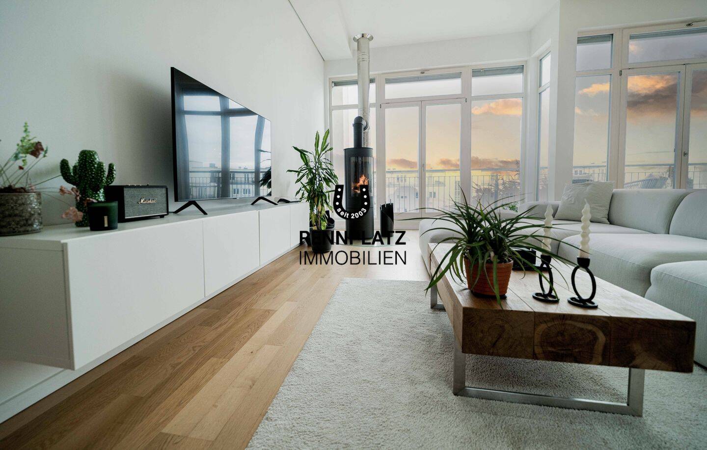 Luxus-Penthouse in Berlin-Mitte mit Dachterrasse, Kamin und 360-Grad-Skylineblick! – Berlin – Vorschaubild 2
