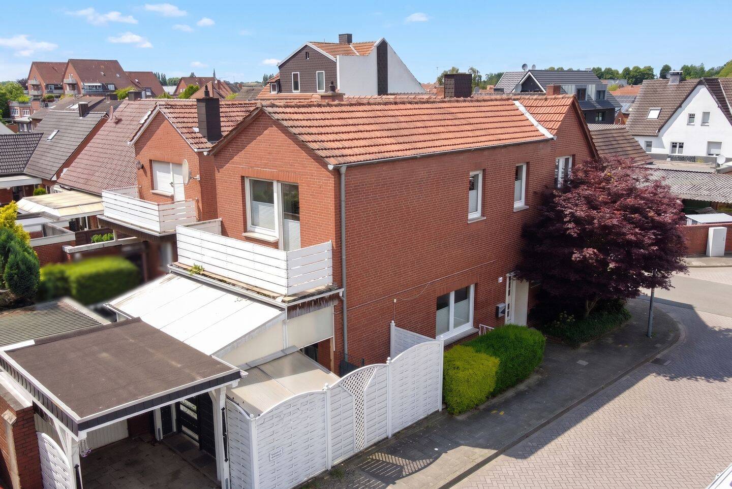 Renovierte Doppelhaushälfte mit Terrasse und Carport in zentraler Wohnlage! – Rheine – Vorschaubild 2