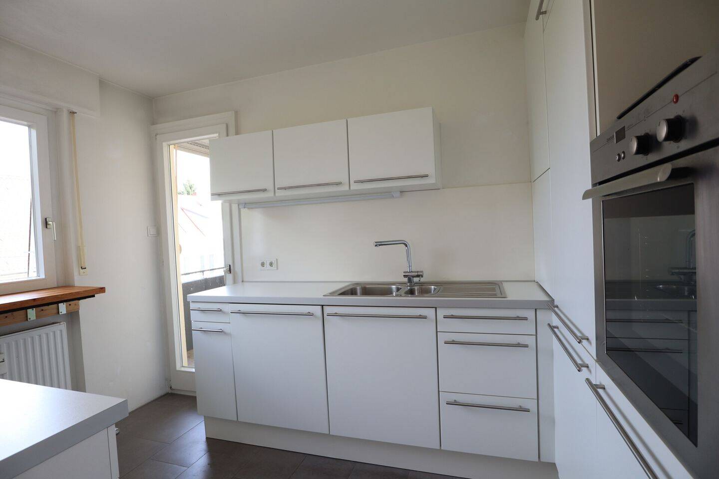 Lichtdurchflutete 3,5-Zimmer-Eigentumswohnung in bester Wohnlage – Stuttgart – Vorschaubild 4