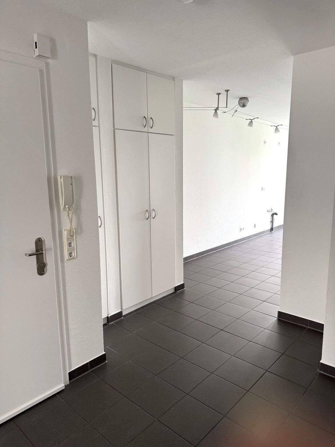 1 OG. Super Lage! Bad Wilhelmshöhe. Zwischen Bergpark und ICE-Bahnhof. Tiefgarage. Hinterhausbebauung. – Kassel – Vorschaubild 6