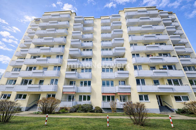 *Großzügige Wohnung mit Balkon & Tiefgarage in München-Perlach* – München – Vorschaubild 3