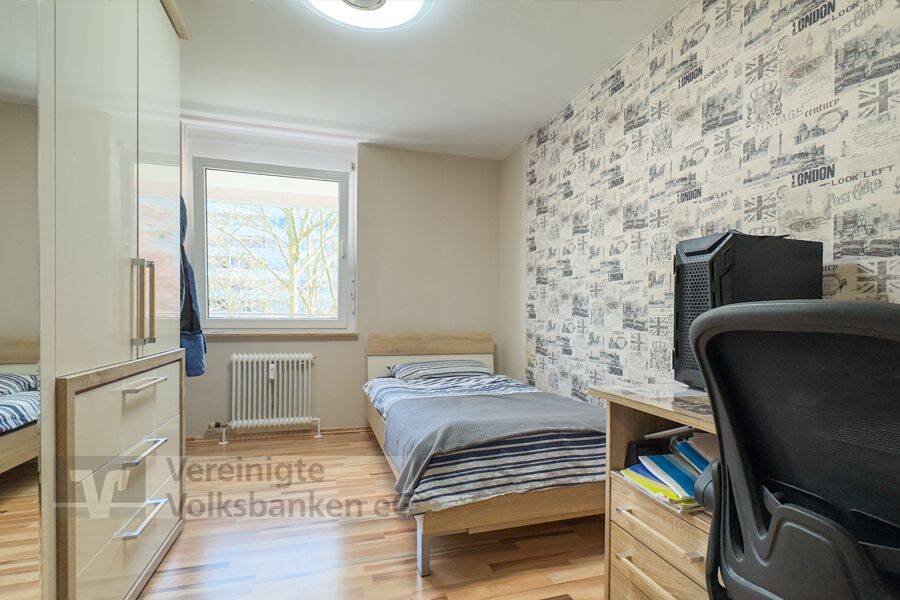 4-Zimmerwohnung mit Balkon in gutem Zustand. Frei nach Verkauf – Reutlingen – Vorschaubild 7