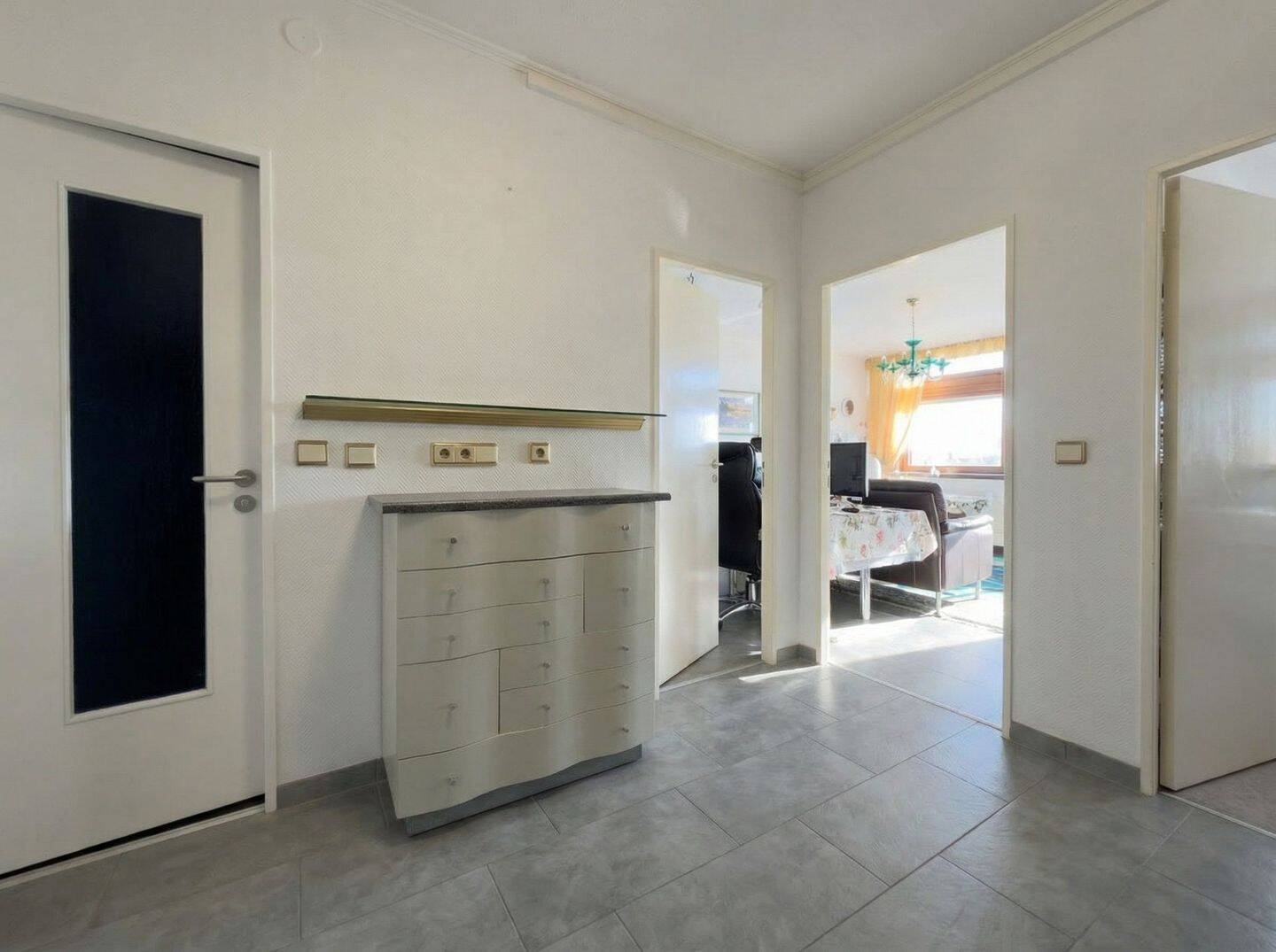 2-Zimmer-Wohnung mit unverbaubarem Weitblick über Lankwitz - Verkauf mit Wohnungsrecht – Berlin – Vorschaubild 3