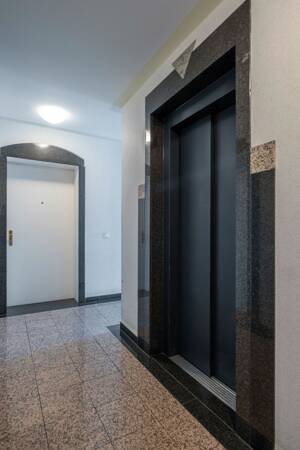 Charmante 2-Zimmer-Wohnung mit Loggia nahe dem Brosepark – 13156 Berlin – Vorschaubild 8
