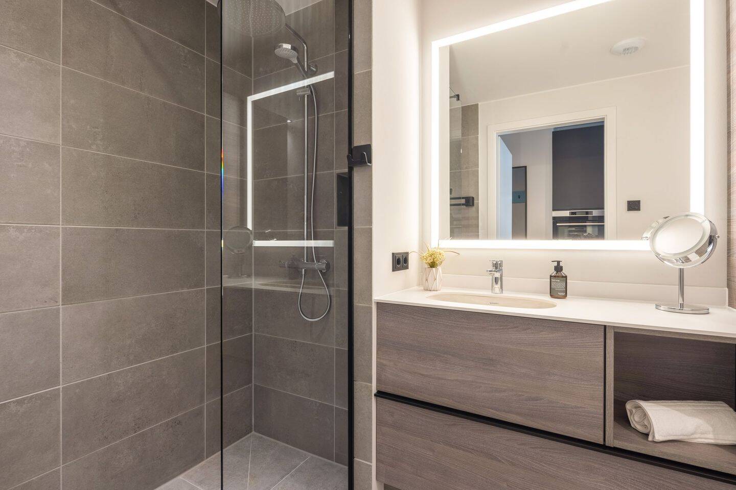 "The Comfy One" | Studio-Apartment mit Vollausstattung und vielen digitalen Features – Düsseldorf – Vorschaubild 3