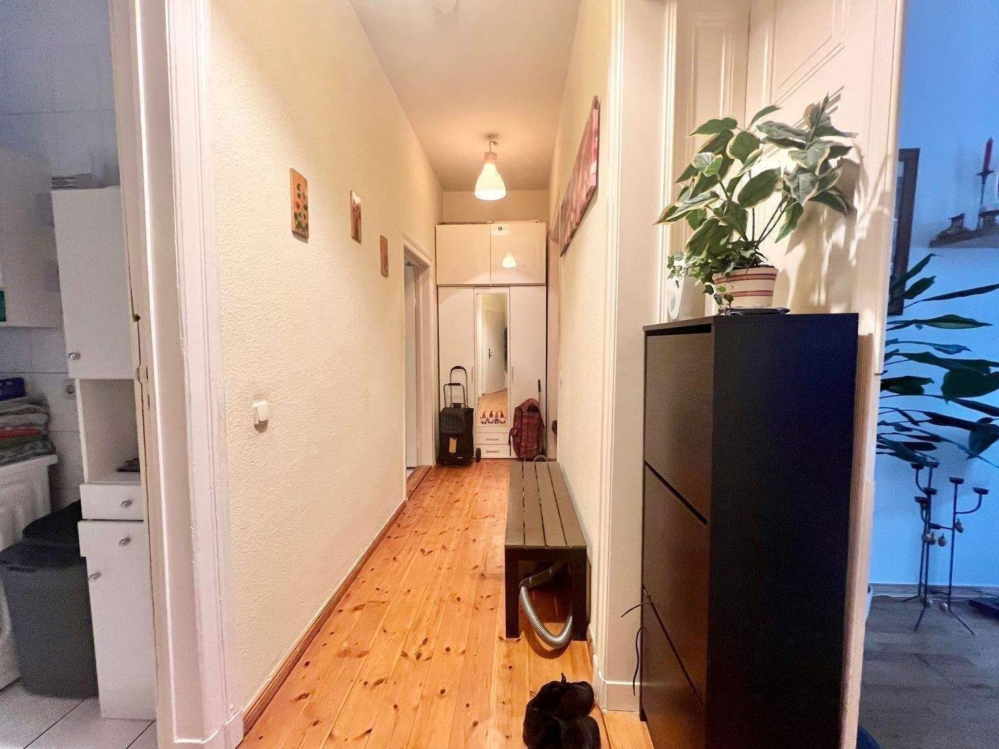 MITTEN IN MITTE - CHARMANTER ALTBAU MIT HOHEN DECKEN & PARKETT - ZUR ZEIT VERMIETET – Berlin – Vorschaubild 2