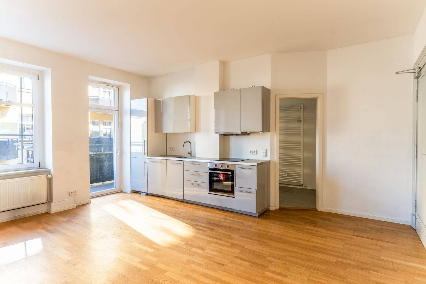 *sofort Bezugsfrei* Hochwertige 3 Zimmer Altbauwohnung I Einbauküche I Balkon – Leipzig – Vorschaubild 6