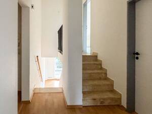 Charmante Maisonette-Wohnung mit neuer Einbauküche und Dachterrasse in Kreyenbrück – 26133 Oldenburg – Vorschaubild 7