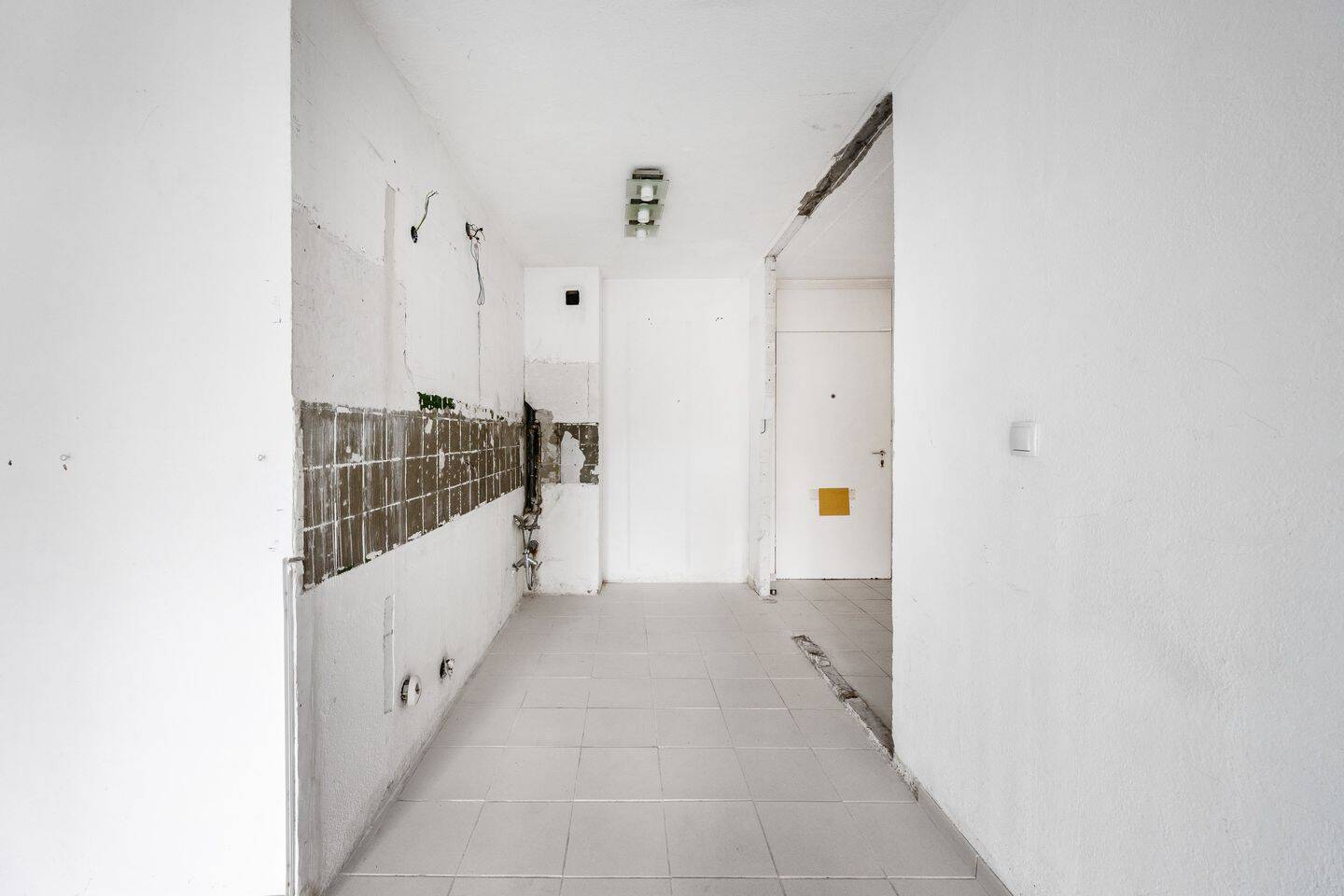 Renovierungsbedürftige 2-Zimmer-Wohnung am Petuelpark – München – Vorschaubild 6