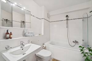 Urban. Modern. Stilvoll. City-Apartment mit Südbalkon in Premium-Lage Schwabing-West – 80796 München – Vorschaubild 6