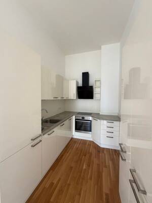 Zentrale 3,5-Raum-Wohnung: Einbauküche und Terrasse – 1067 Dresden – Vorschaubild 6