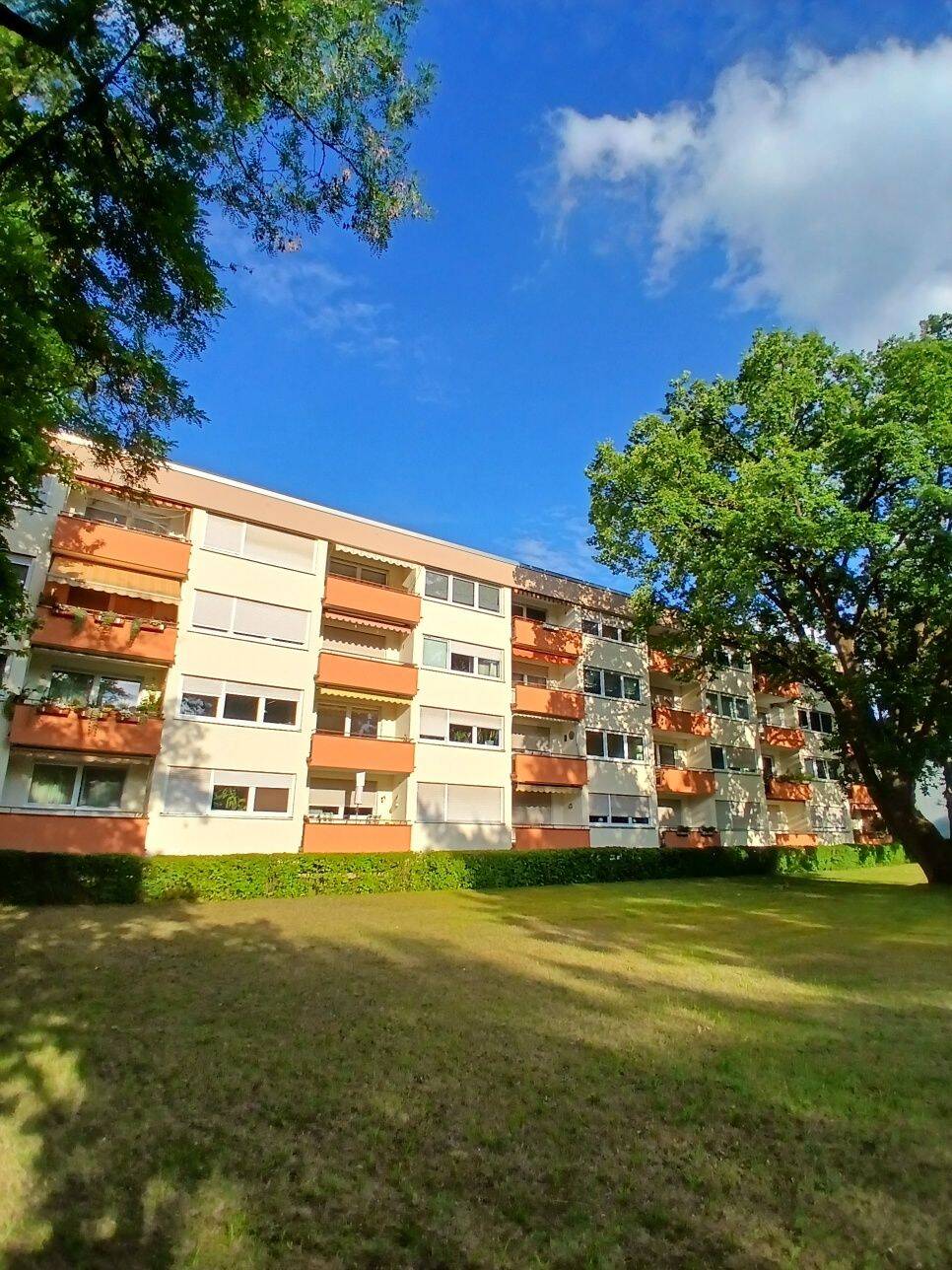 Schöne, neu renovierte und ruhige 3 Z. Wohnung in Nbg.-Langwasser zu vermieten. – Nürnberg – Vorschaubild 2