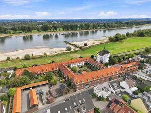 Charmante Maisonettewohnung im historischen Gutshof mit direkter Rheinnähe im Kölner Norden