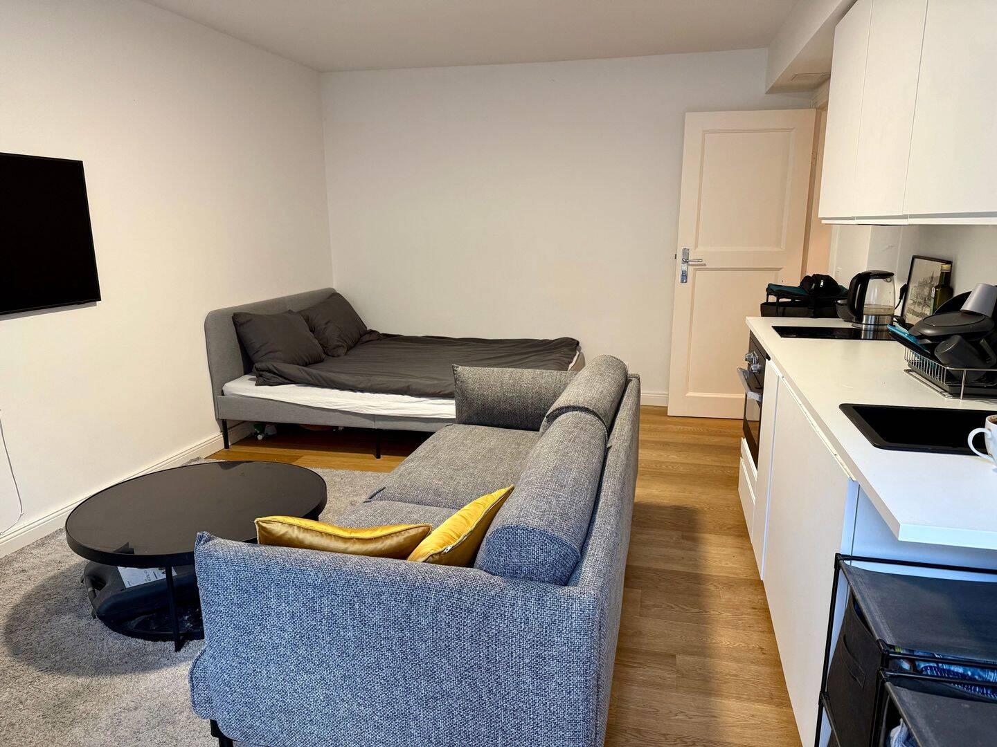 Sofortbezug! Sanierte Erdgeschosswohnung mit Terrasse und Garten im begehrten Feuerbachkiez – Berlin – Vorschaubild 9