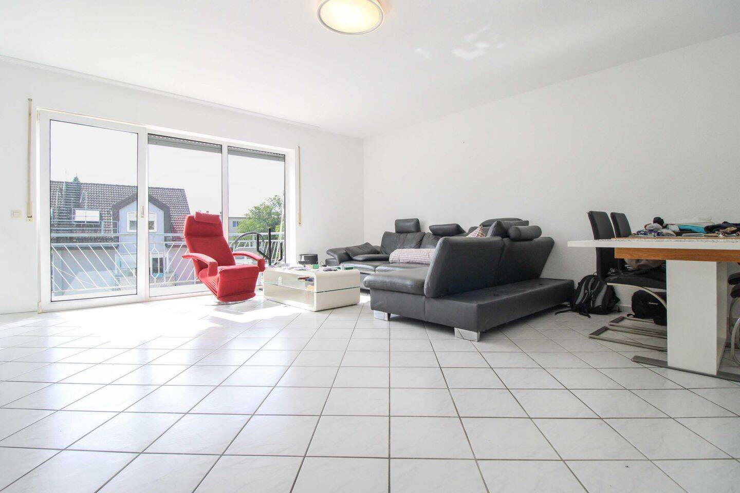 Mitten in der City mit Komfort und kurzen Wegen - charmante ETW mit Balkon & Tiefgarage in Offenbach