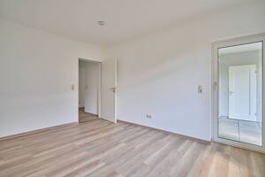 Provisionsfreie 3-Raumwohnung im Erdgeschoss mit Balkon zu vermieten! – 4758 Oschatz – Vorschaubild 6