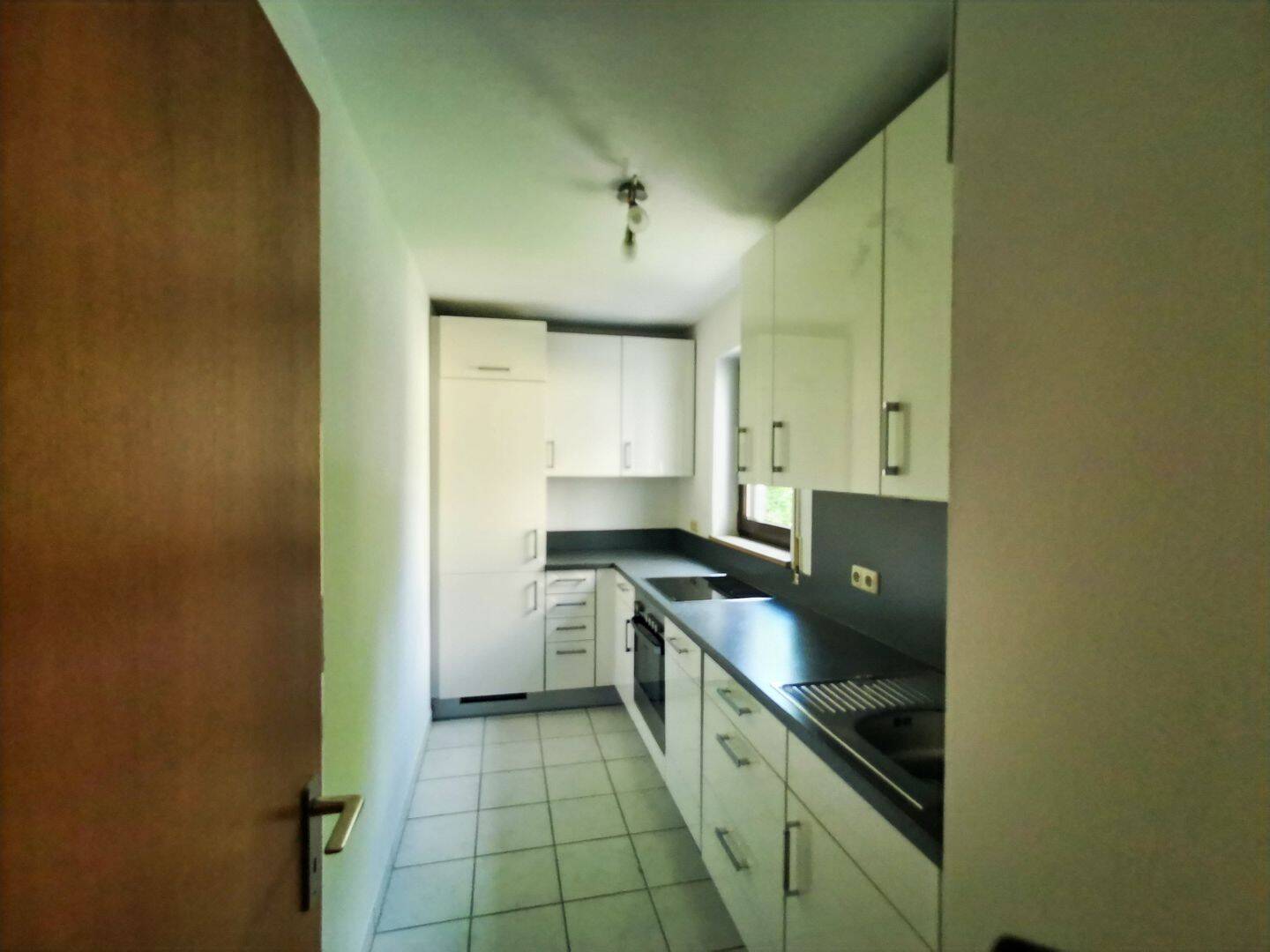 Attraktive 2-Zimmer-Wohnung mit Balkon, Aufzug & Tiefgarage! – München – Vorschaubild 8