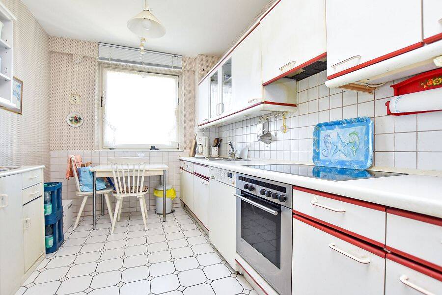 Charmante 3-Zimmer-Wohnung im 14. Obergeschoss mit schönem Weitblick über die Hansestadt Lübeck! – Lübeck – Vorschaubild 8