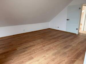 Exklusive 3,5-Zimmer-Dachgeschosswohnung mit großer Dachterrasse in Dresden-Klotzsche – 1109 Dresden – Vorschaubild 6