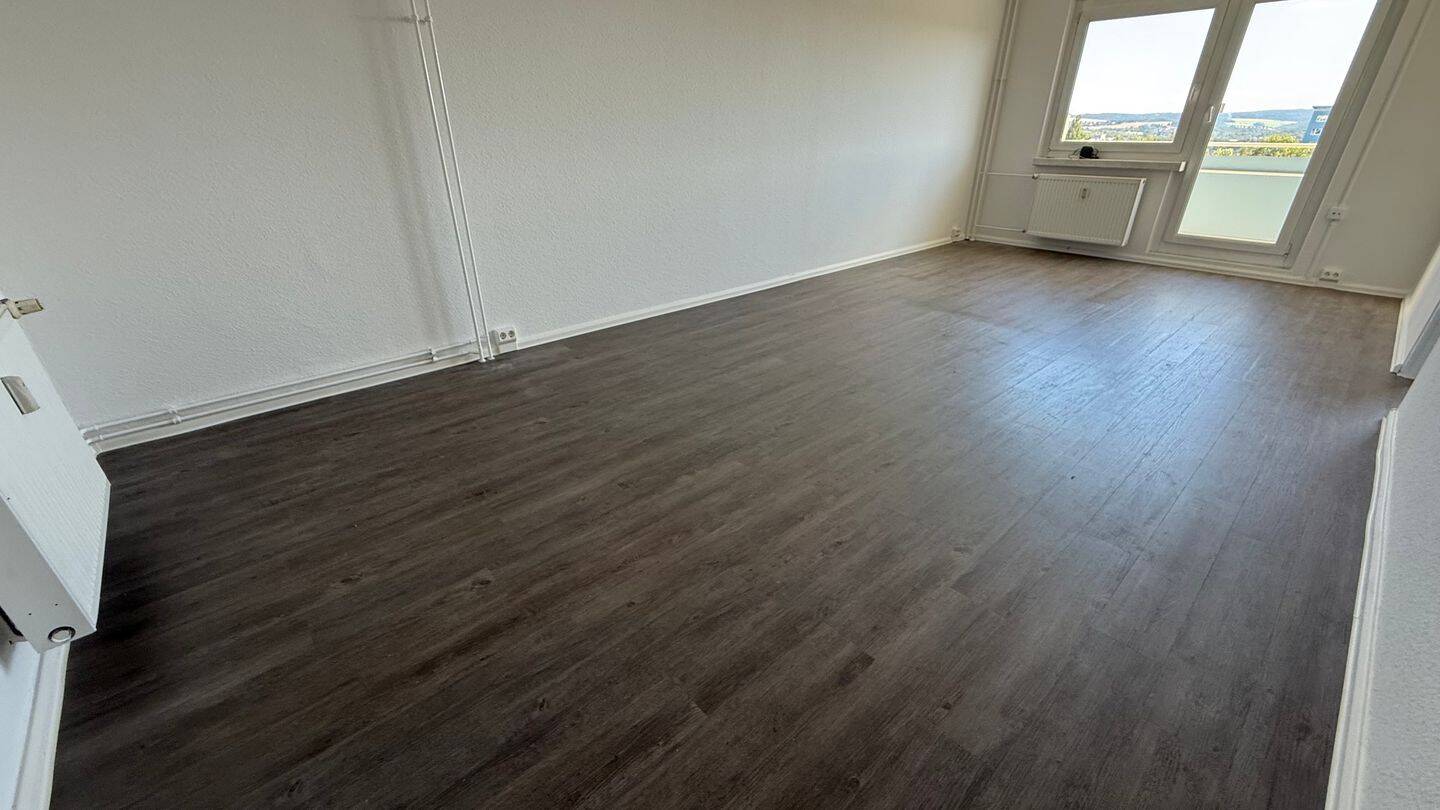 8.OG mit Aufzug - Tageslichtküche - Südbalkon !!!1