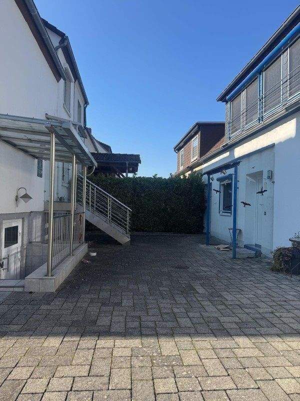 Reserviert! 2 Häuser auf einem Grundstück. Selbst ein Haus bewohnen und durch Vermietung noch ein zweites Einkommen erzielen.