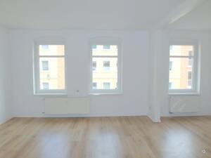 Ab sofort zu haben: Gemütliche 1-Zimmer-Wohnung mit Balkon (Hofseite), separater Küche und Badewanne – 39112 Magdeburg – Vorschaubild 1