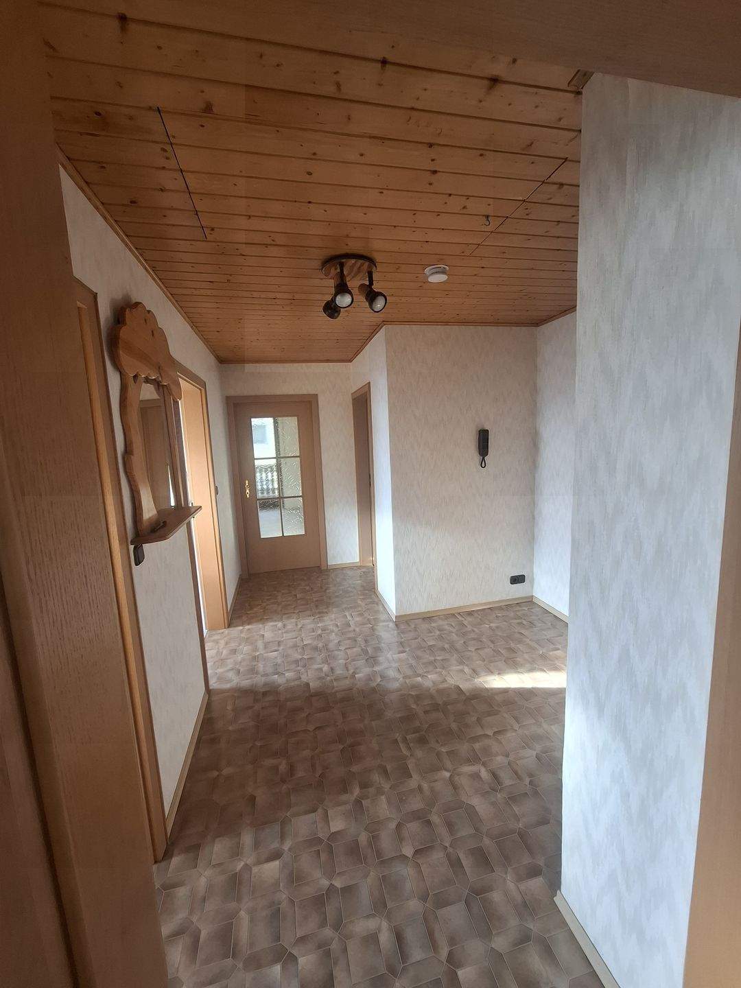 Zweifamilienhaus mit 305 m² - Rohdiamant mit Ausbau- und Renditepotenzial nahe Augsburg – Meitingen – Bild 1 von 8