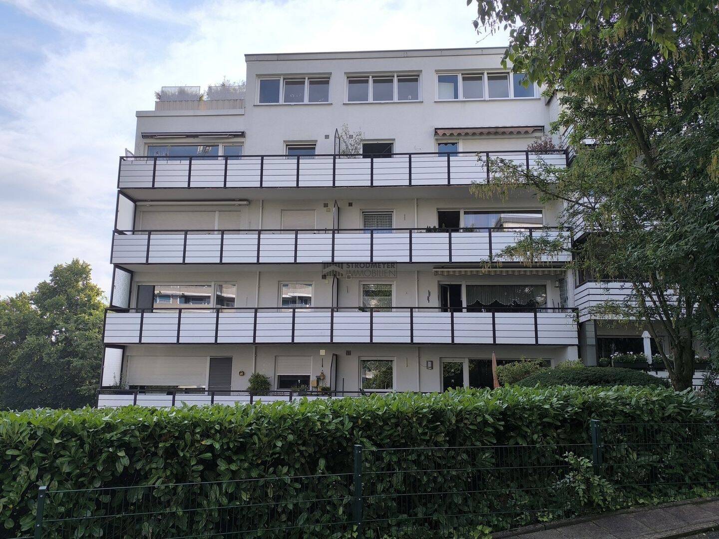 Hagen-Boloh: Offen gestaltete 3 Zimmer Wohnung mit großem Balkon und Garage