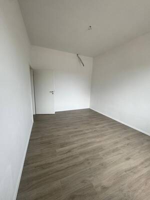 Frisch renovierte, helle Wohnung mit hochwertiger Ausstattung und modernem Wohnkomfort in Frohnhausen – 45144 Essen – Vorschaubild 4