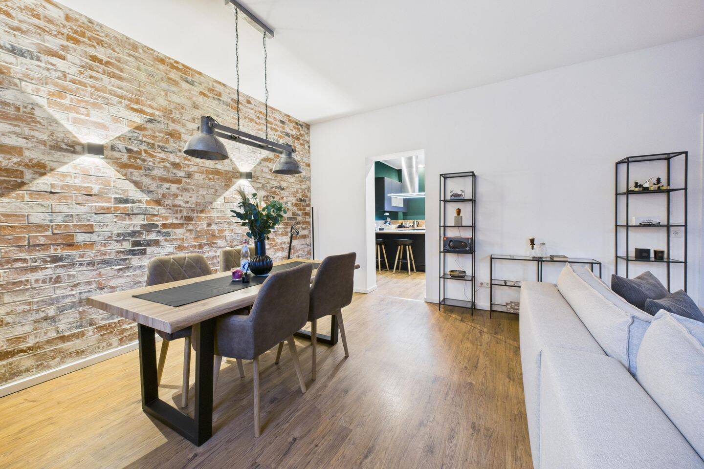 Kernsanierte Dachgeschosswohnung mit ca. 139 m² Grundfläche und Potenzial für Maisonette-Ausbau – Wuppertal – Vorschaubild 2