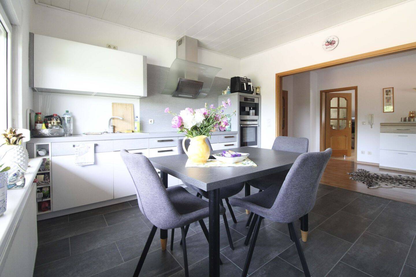 Modernisiertes Einfamilienhaus mit weitläufigem Garten und exklusivem Poolbereich – Magdeburg – Vorschaubild 4