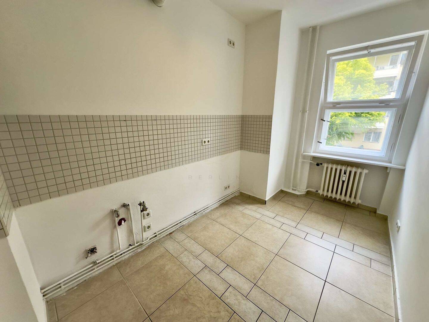 Bezugsfrei! Helle 4 Zimmerwohnung in bester Lage – Berlin – Vorschaubild 8
