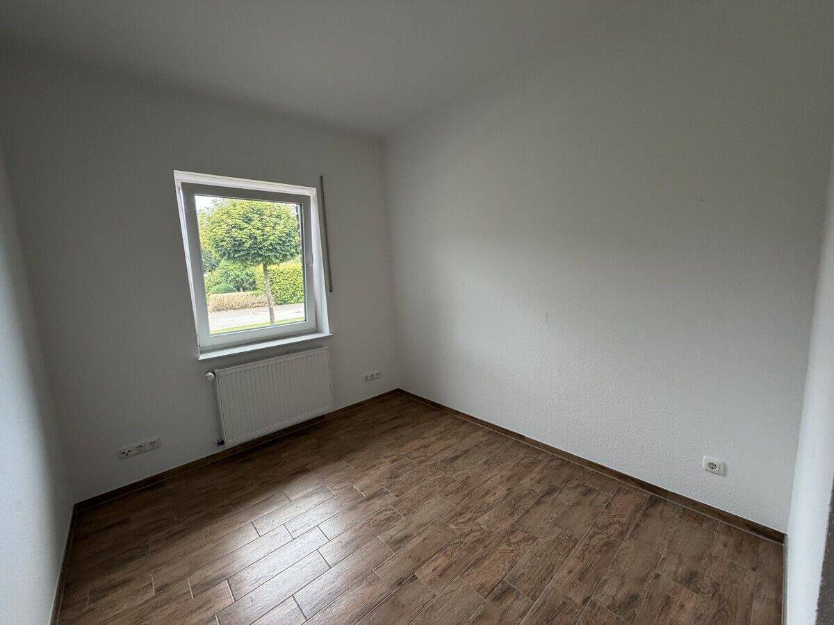 Jaderberg: Moderne Doppelhaushälfte mit Terrasse und Carport in ruhiger Lage sucht ordentlichen Mieter – Jade – Vorschaubild 8