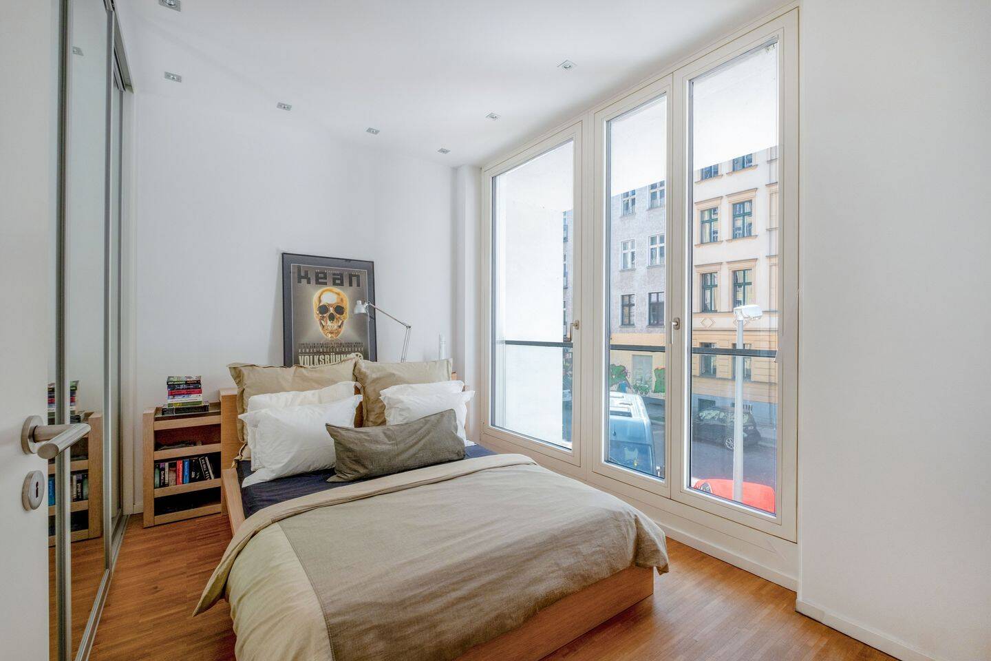 Chic eingerichtete Pendlerwohnung in den Choriner Höfen in Mitte – Berlin – Vorschaubild 6