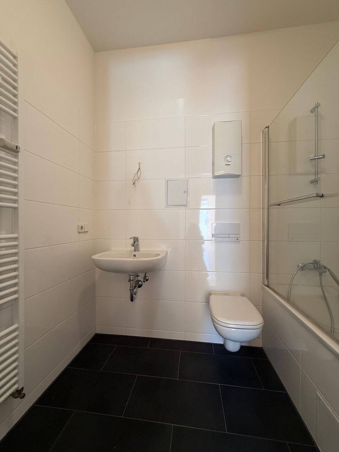 Bezugsfreie, lichtdurchflutete 2-Zi.-Altbauwohnung mit Balkon und optimalem Grundriss nahe Weißensee – Berlin – Vorschaubild 9