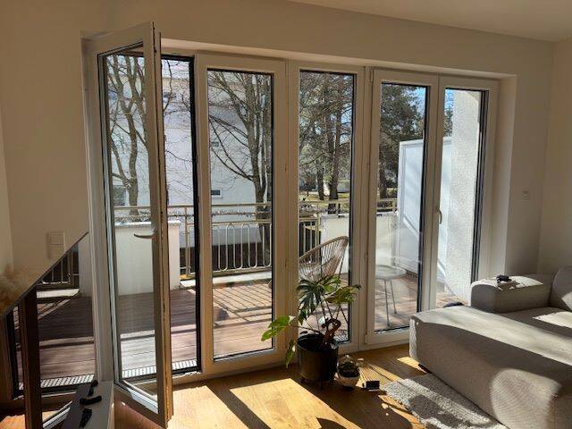 Traumhafte, elegante und neuwertige 3-Zimmer-Wohnung mit herrlichem Balkon. Ruhige Lage. – München – Bild 1 von 9