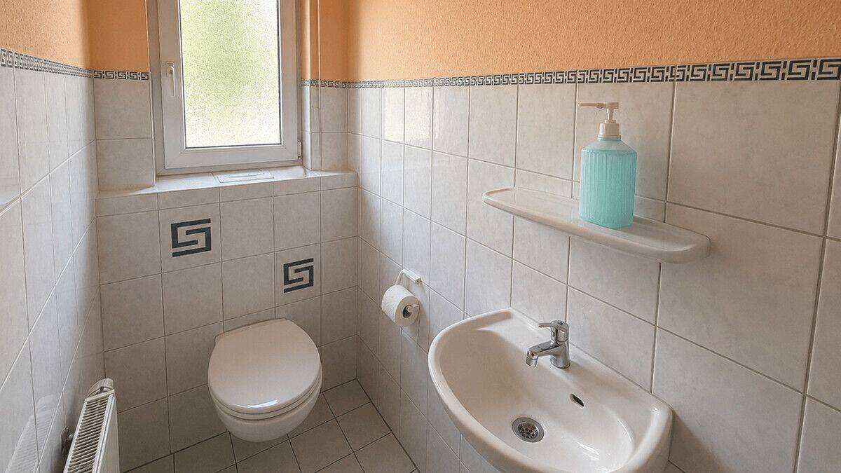 Familienfreundliches Reihenmittelhaus mit Garten, Carport und Keller in Duisburg-Rumeln-Kaldenhausen – Duisburg – Vorschaubild 7