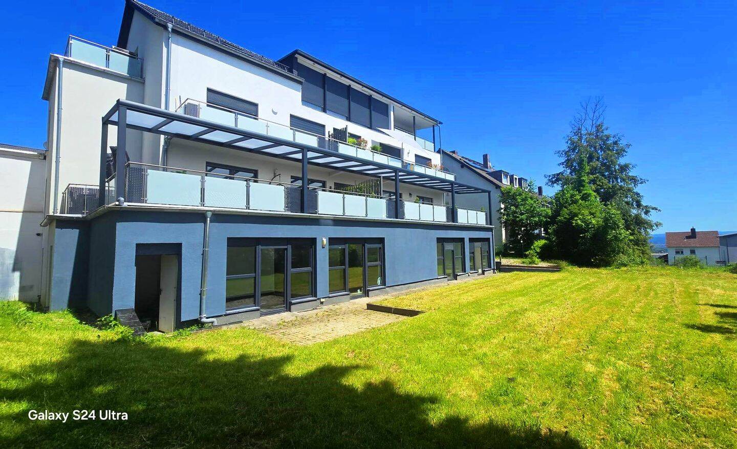 Moderne 172 m² Erdgeschosswohnung mit 400 m² Privatgarten & Gartenhaus in Kassel-Harleshausen