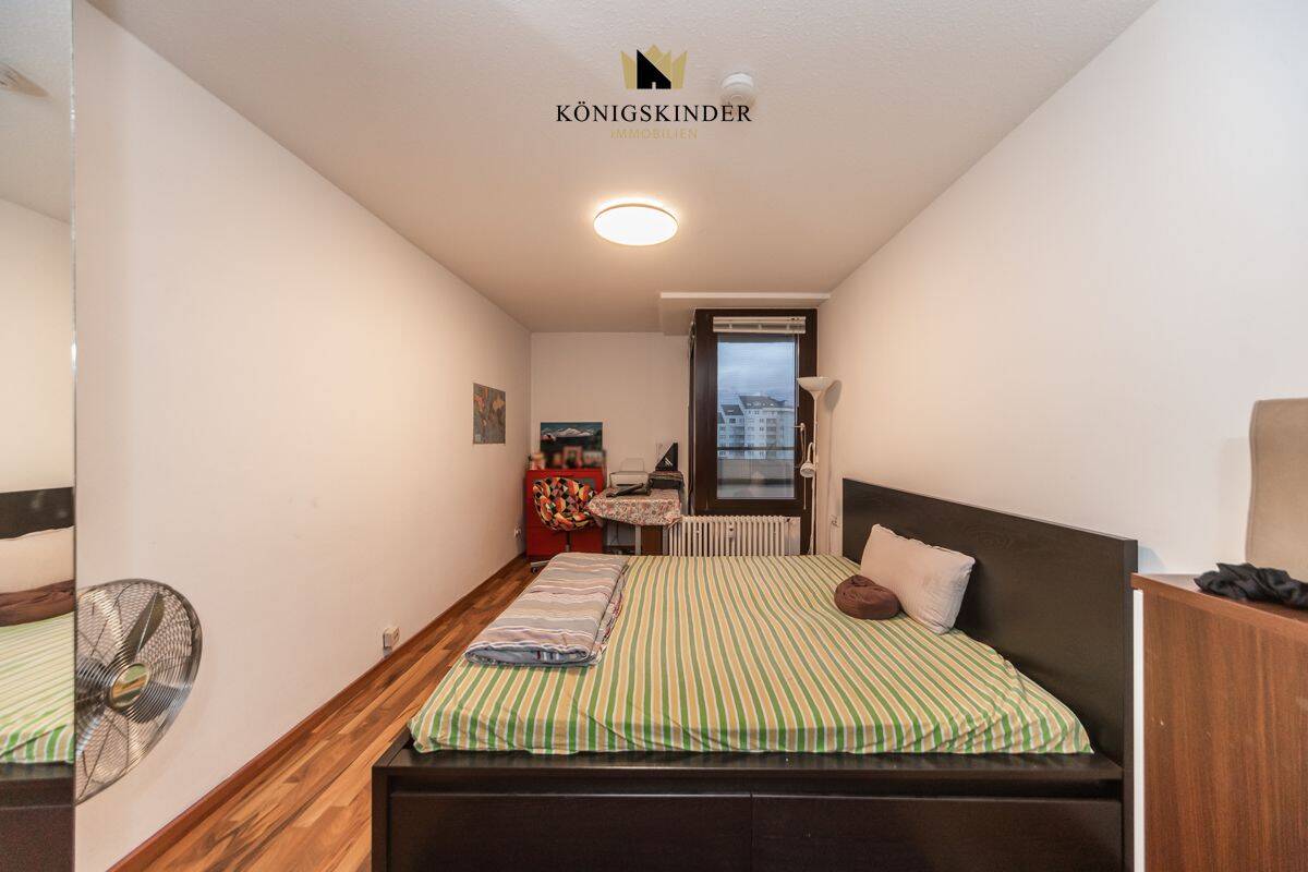 Modernisierte 4-Zimmer-Wohnung mit Panoramablick von 3 Balkonen – Stuttgart – Vorschaubild 9