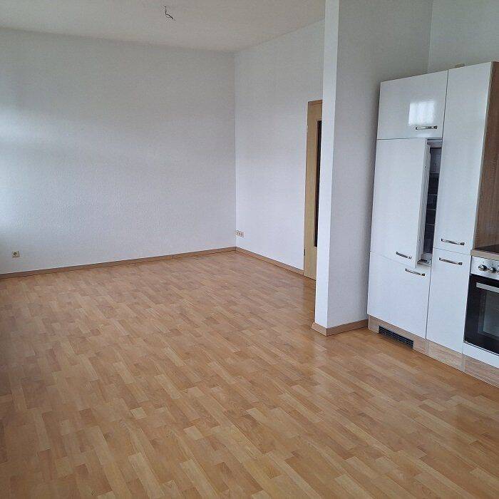 gemütliche Dachgeschosswohnung mit Einbauküche und einen Monat Kaltmietfrei!! – Chemnitz – Vorschaubild 4