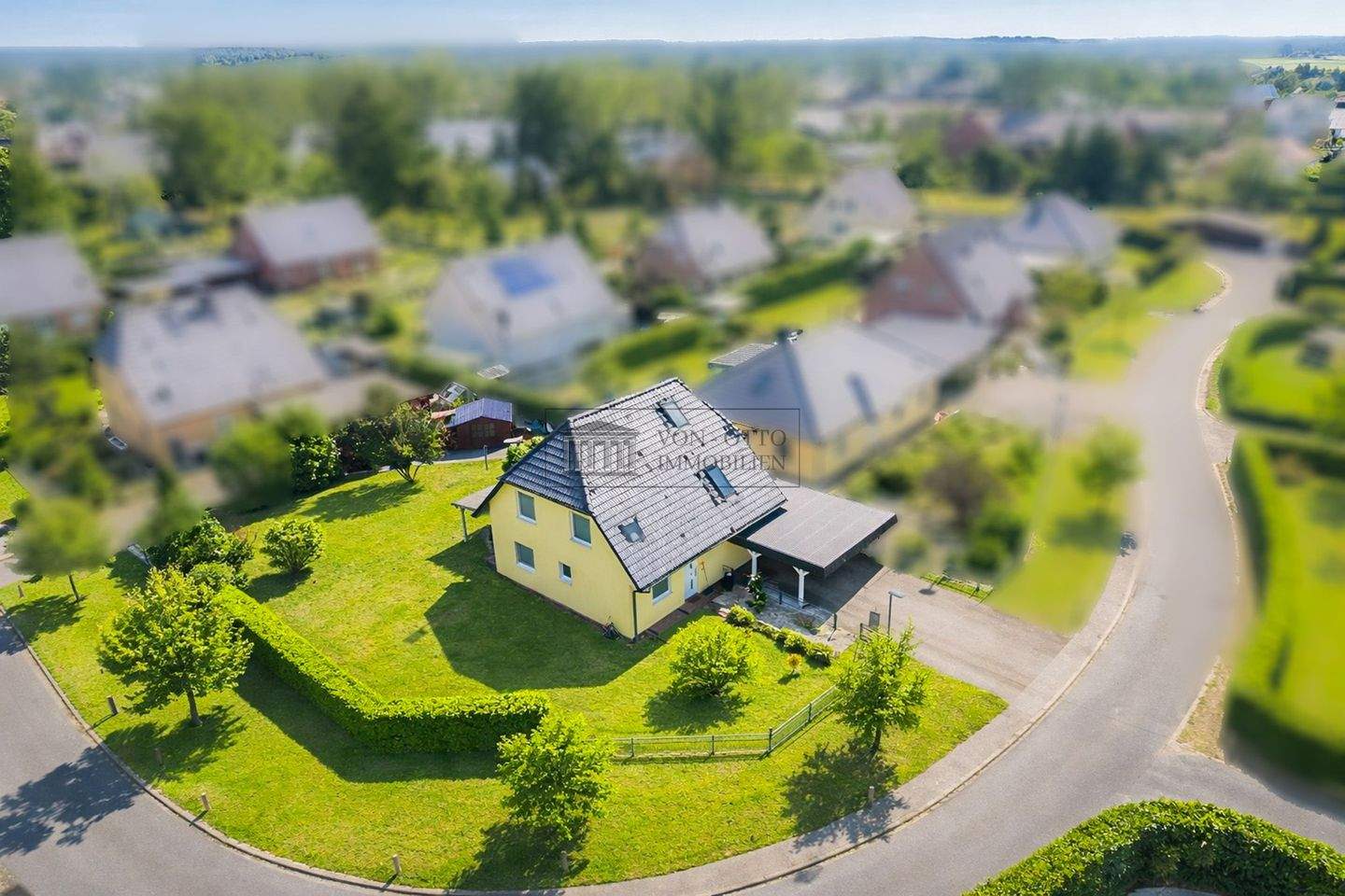 Einfamilienhaus mit Kamin, Südterrasse & Dachboden – Toppenstedt – Bild 1 von 9