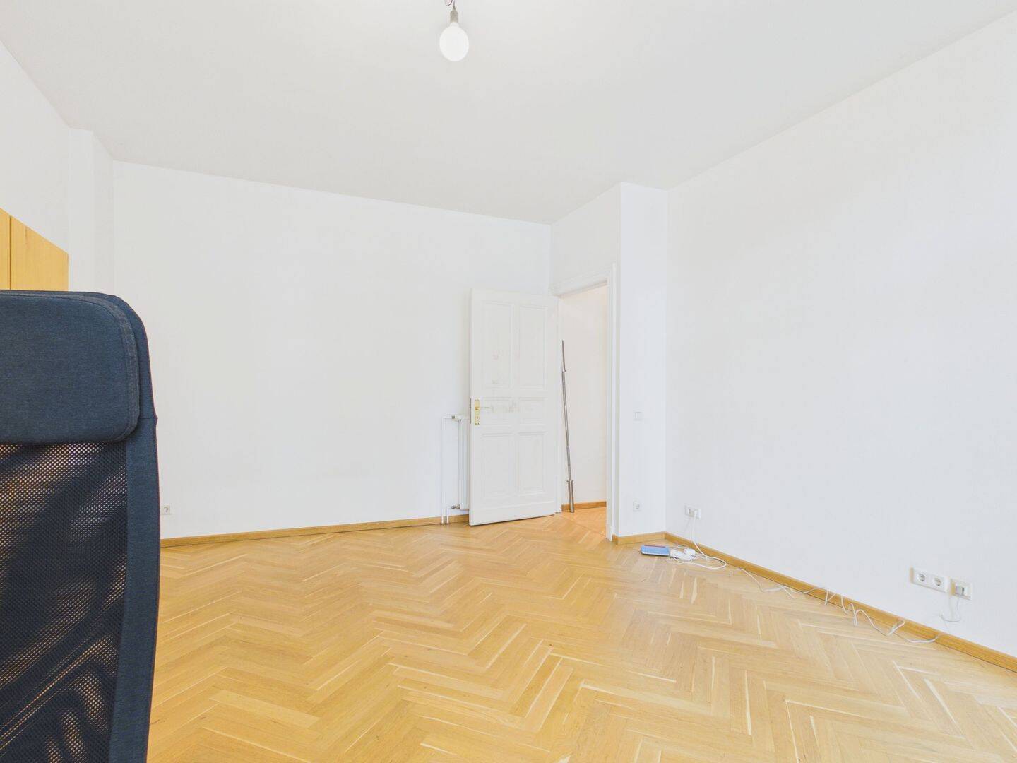 Leerstehend und sofort bezugsbereit - Charmante Altbauwohnung im Herzen von Friedrichshain! – Berlin – Vorschaubild 4