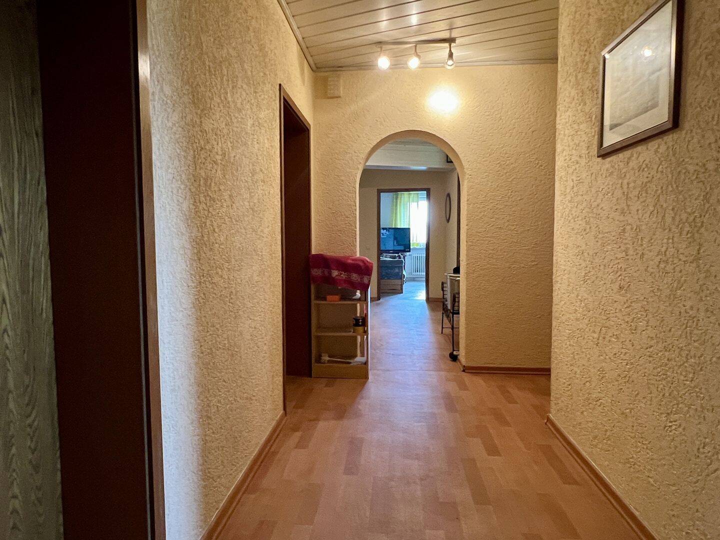 Attraktives Einfamilienhaus mit Potenzial - viel Raum für kreative Gestaltung und persönliche Träume – Abensberg – Vorschaubild 9