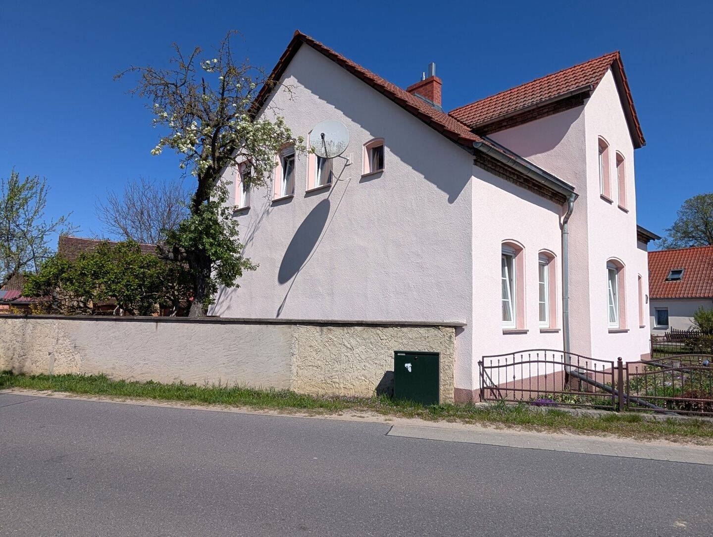 Großzügiges Familienhaus mit vielseitigen Möglichkeiten – Schönwald – Vorschaubild 2