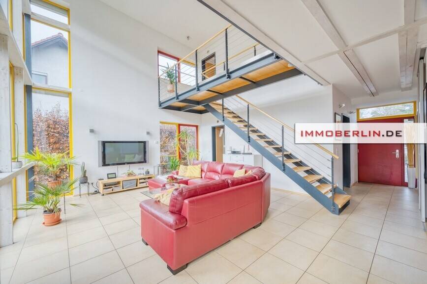 IMMOBERLIN.DE - Lichtdurchflutetes Architektenhaus mit Südterrasse in familiärer Lage nahe der Dahme – Zeuthen – Bild 1 von 9