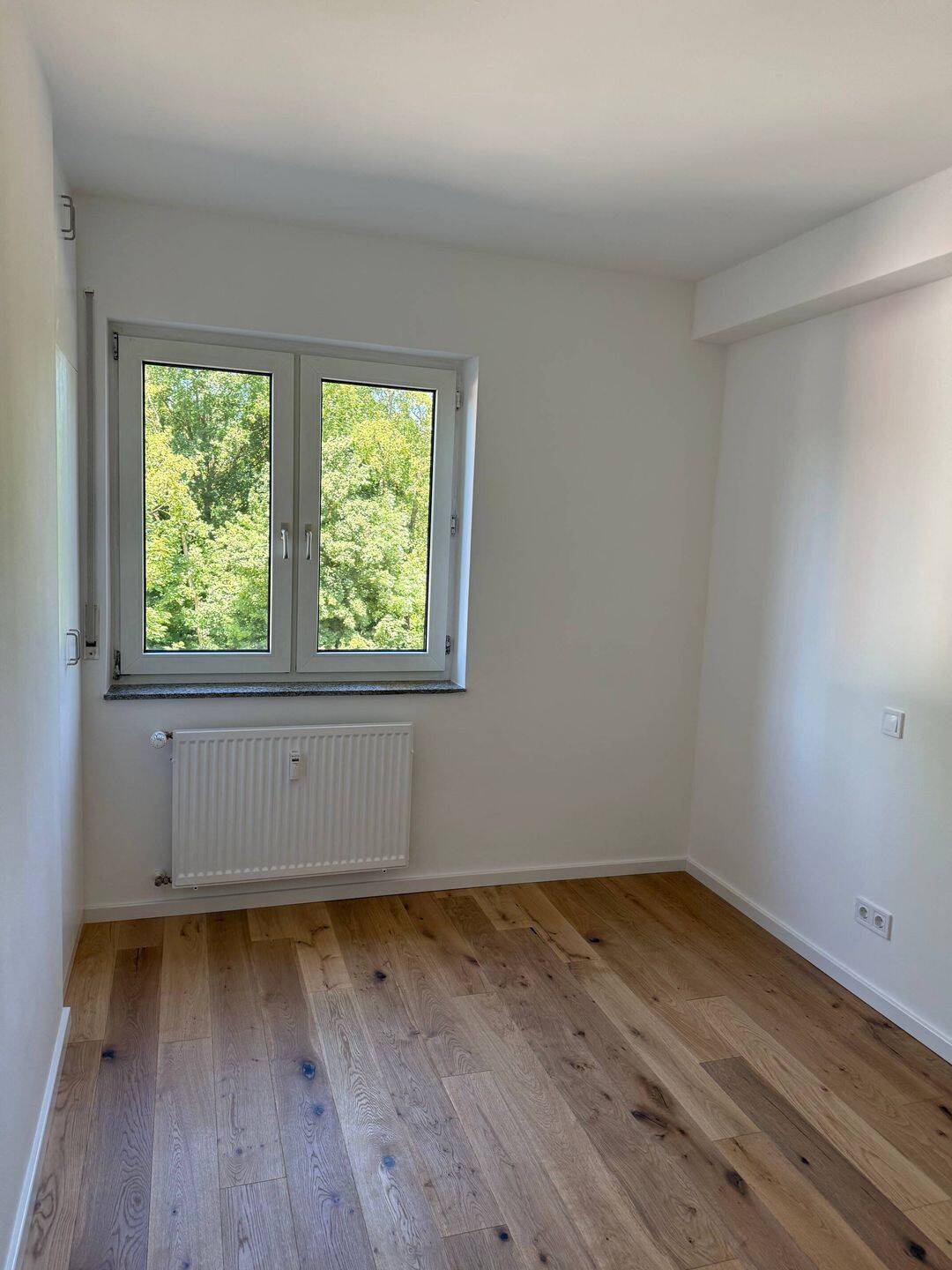 Trier Bernhardstraße | 2 ZKB | Erstbezug nach Sanierung | Neues Bad & neue Küche | Neue Bodenbeläge I TG-Stellplatz | Aufzug | Abstellraum – Trier – Vorschaubild 2