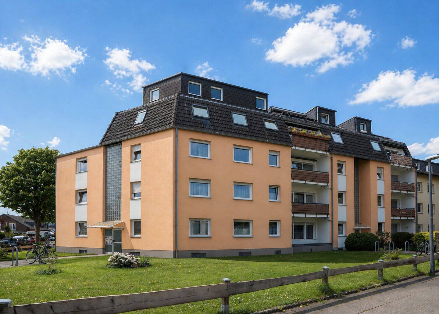 Schöne 2-Zimmer ETW mit Balkon direkt am Rhein