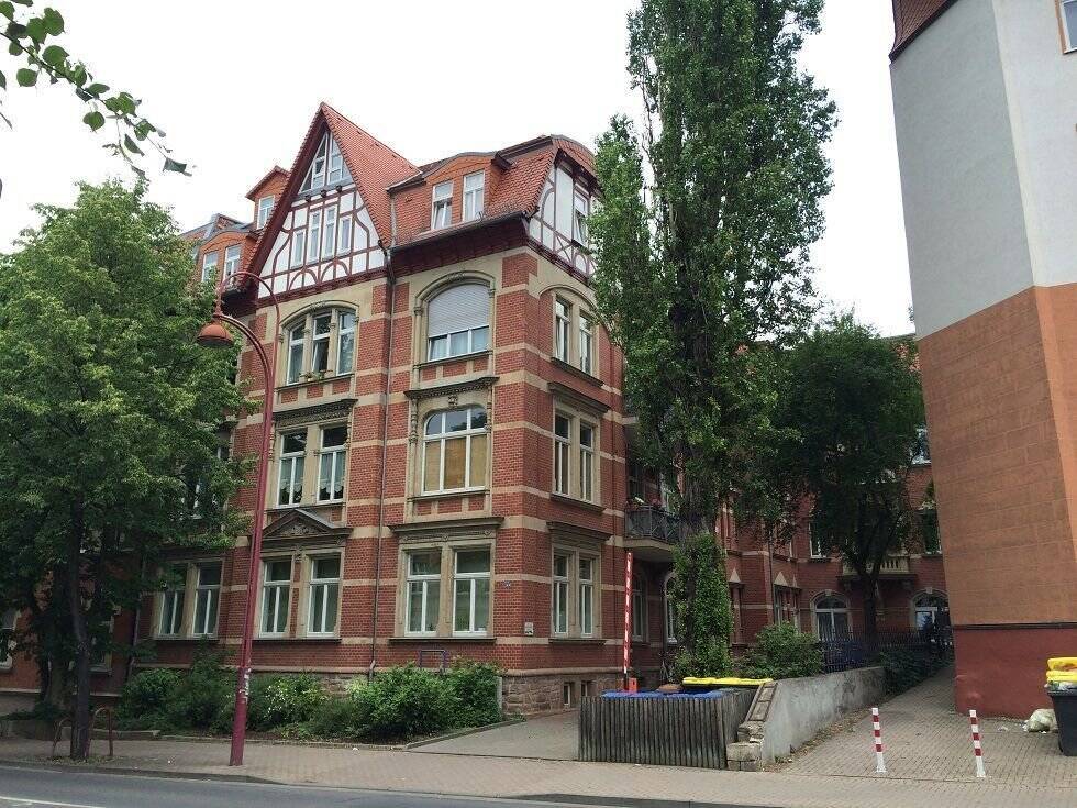 Helle 4-Zimmer-Wohnung mit Balkon in Erfurt
